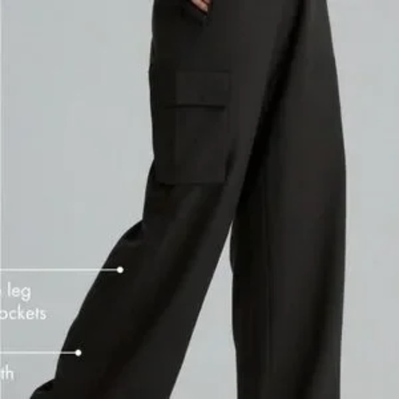 Beyond Yoga Wide Leg Cargo Pants City Chic Black size Large - Picture 3 of 6